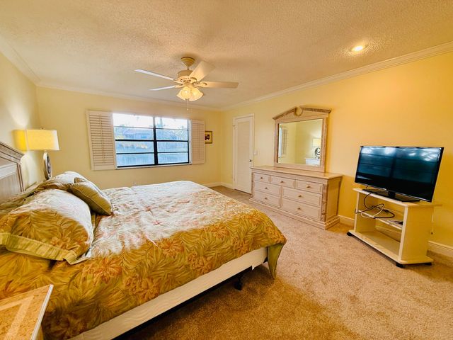 9261 Vista Del Lago, Boca Raton, FL 33428