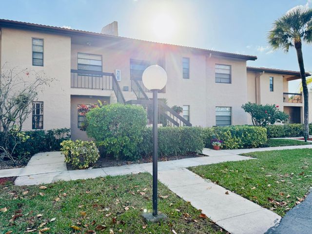 9261 Vista Del Lago, Boca Raton, FL 33428