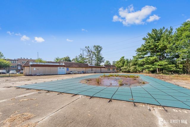 333 College Drive, Edison, NJ 08817