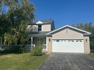 1016 S Fox Trails Drive, Cary, IL 60013
