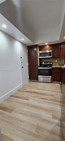 500 Bayview Dr 1117, Sunny Isles Beach, FL 33160