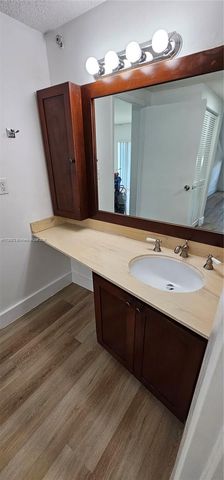 500 Bayview Dr 1117, Sunny Isles Beach, FL 33160