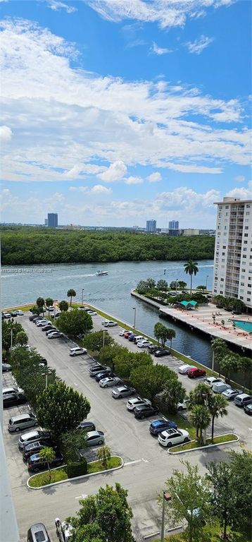 500 Bayview Dr 1117, Sunny Isles Beach, FL 33160