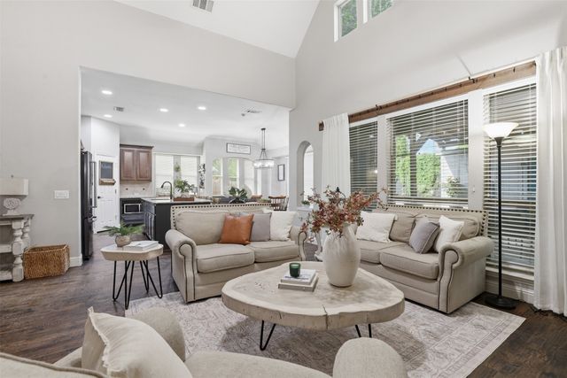 1004 Tara Drive, Burleson, TX 76028