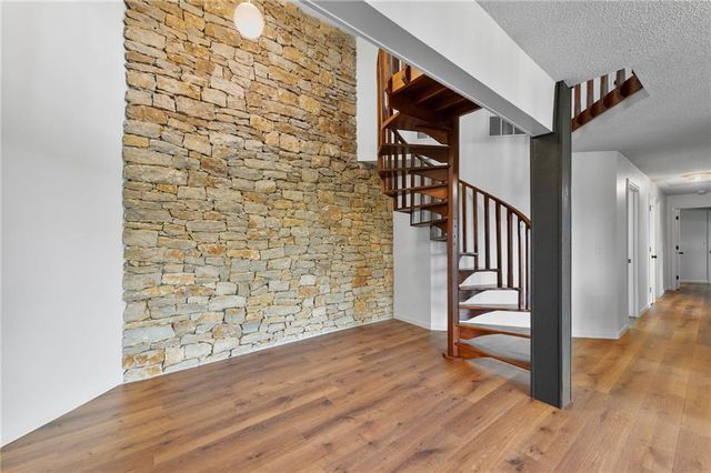 1601 Vogt Road, Raymore, MO 64083