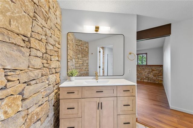 1601 Vogt Road, Raymore, MO 64083