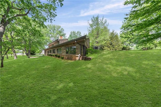 1601 Vogt Road, Raymore, MO 64083