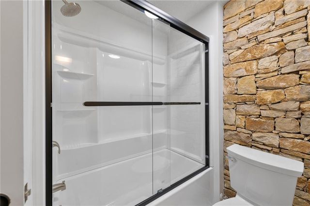 1601 Vogt Road, Raymore, MO 64083