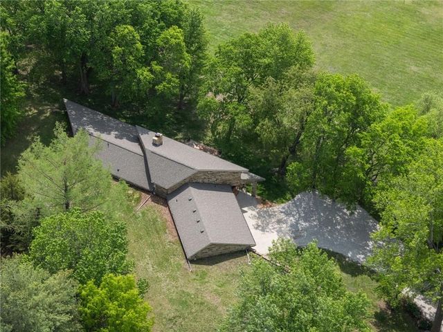 1601 Vogt Road, Raymore, MO 64083