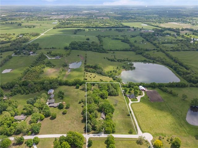 1601 Vogt Road, Raymore, MO 64083