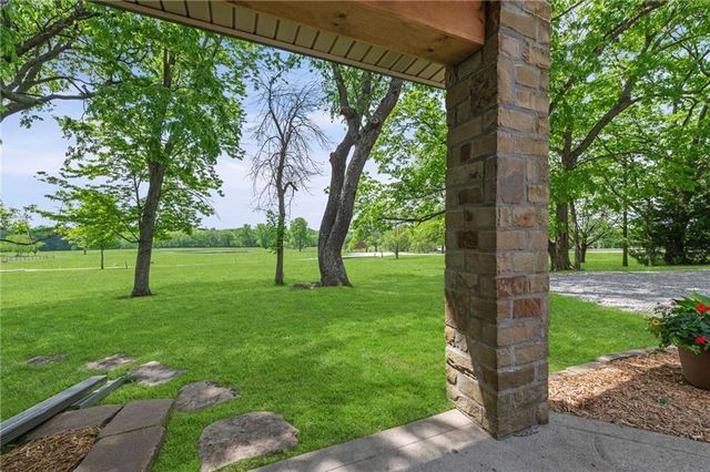 1601 Vogt Road, Raymore, MO 64083