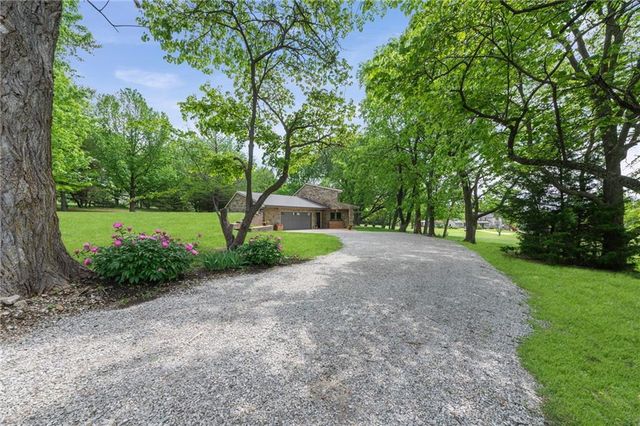 1601 Vogt Road, Raymore, MO 64083