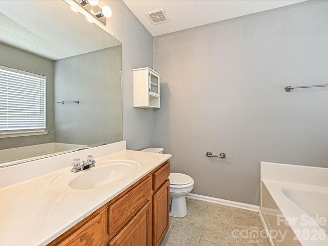 8627 Meadowmont View Drive, Charlotte, NC 28269