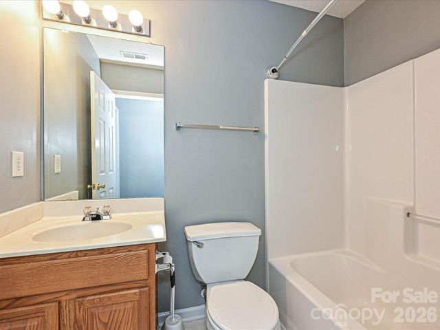 8627 Meadowmont View Drive, Charlotte, NC 28269