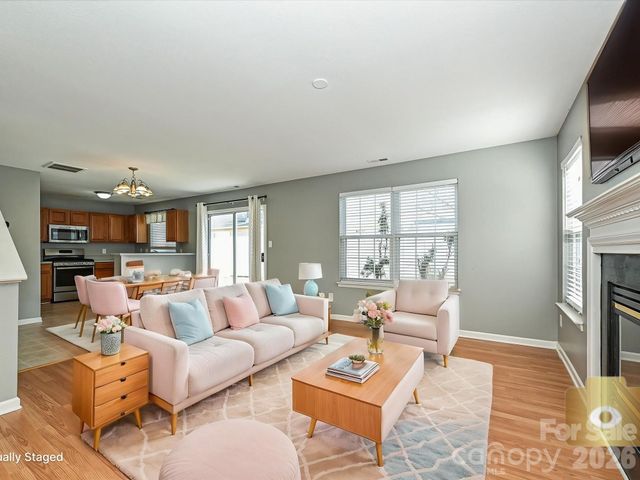 8627 Meadowmont View Drive, Charlotte, NC 28269