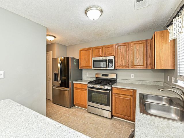 8627 Meadowmont View Drive, Charlotte, NC 28269