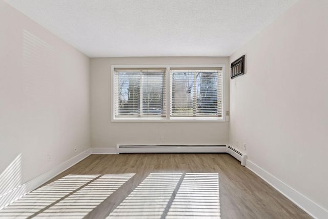 2212 Aldrich Avenue S 102, Minneapolis, MN 55405