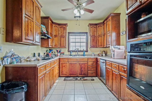 15308 E 121st Place N, Collinsville, OK 74021