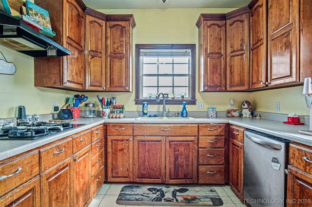 15308 E 121st Place N, Collinsville, OK 74021