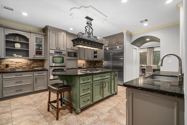 7346 Teaswood Drive, Conroe, TX 77304