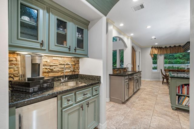 7346 Teaswood Drive, Conroe, TX 77304