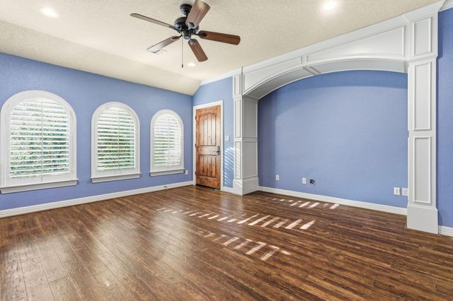 7346 Teaswood Drive, Conroe, TX 77304