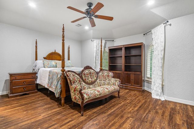 7346 Teaswood Drive, Conroe, TX 77304