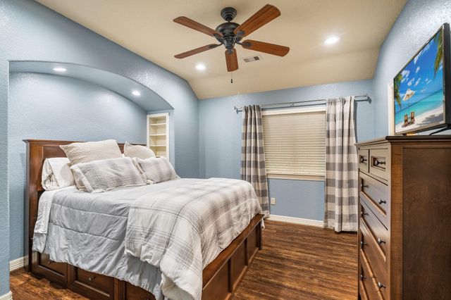 7346 Teaswood Drive, Conroe, TX 77304