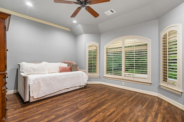 7346 Teaswood Drive, Conroe, TX 77304