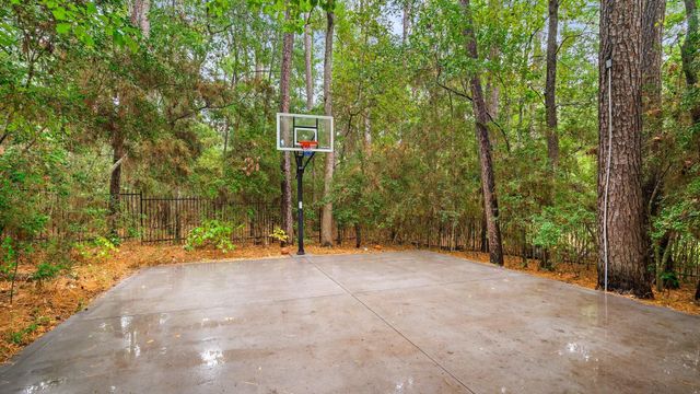 7346 Teaswood Drive, Conroe, TX 77304