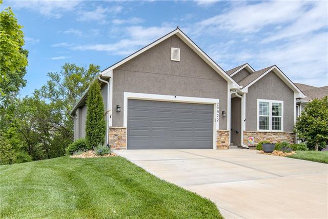 20922 W 190th Terrace, Spring Hill, KS 66083