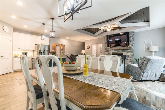 20922 W 190th Terrace, Spring Hill, KS 66083