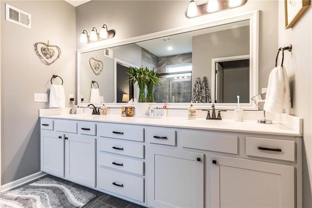 20922 W 190th Terrace, Spring Hill, KS 66083