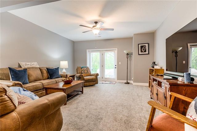 20922 W 190th Terrace, Spring Hill, KS 66083