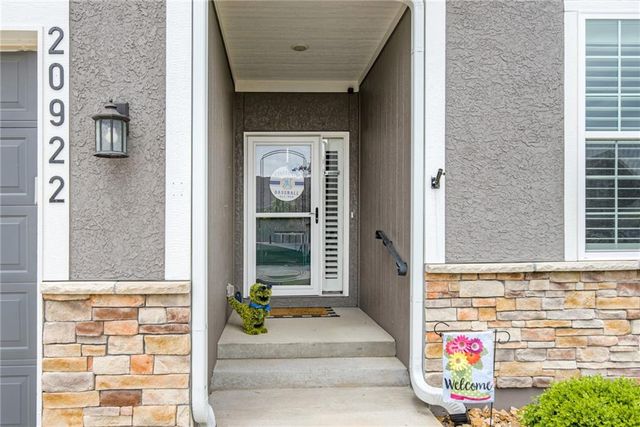 20922 W 190th Terrace, Spring Hill, KS 66083