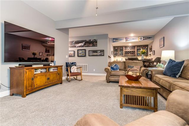20922 W 190th Terrace, Spring Hill, KS 66083