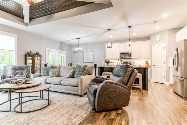 20922 W 190th Terrace, Spring Hill, KS 66083
