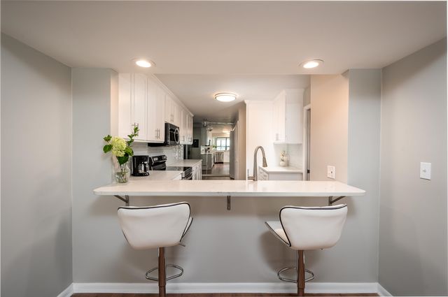 200 Wagner Pl Apt 408, Memphis, TN 38103