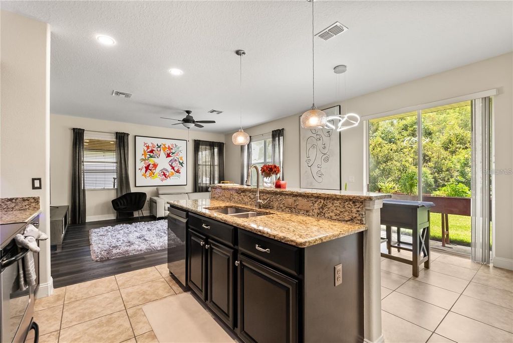 Image 2 of property listing at 2182 CROSSTON CIRCLE, Orlando, FL 32824