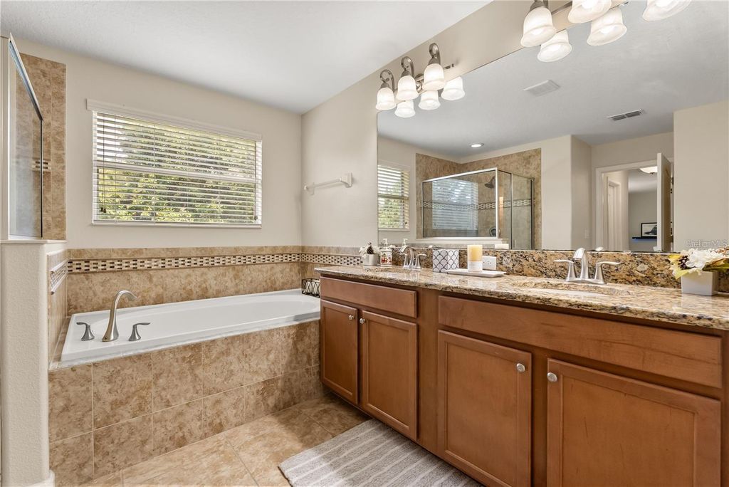 Image 12 of property listing at 2182 CROSSTON CIRCLE, Orlando, FL 32824