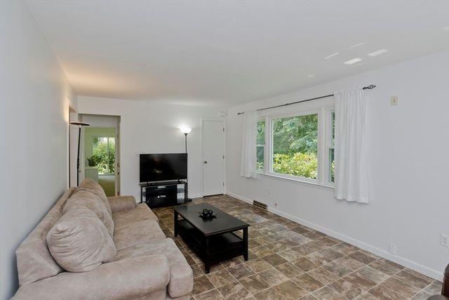 271 Brookwood Drive, Longmeadow, MA 01106