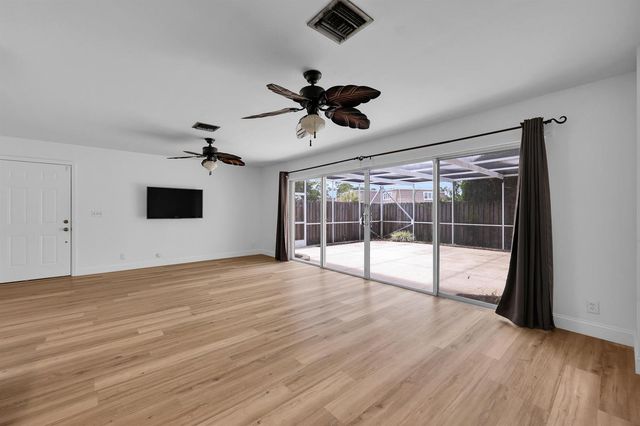 11557 WINCHESTER Drive, Palm Beach Gardens, FL 33410