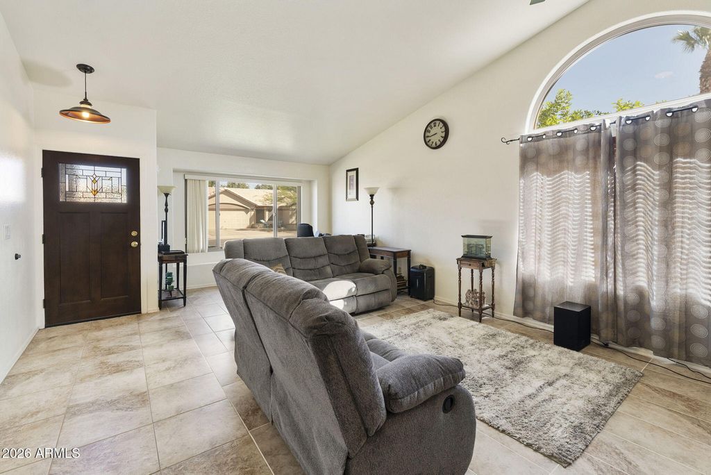 Image 4 of property listing at 5507 E FARMDALE Avenue, Mesa, AZ 85206