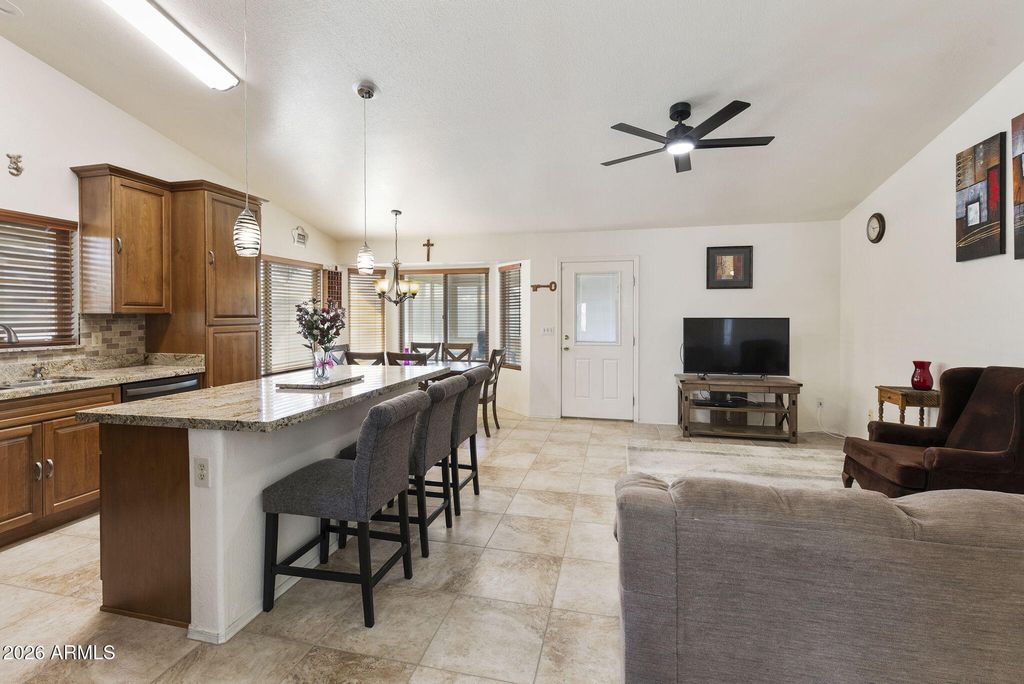 Image 6 of property listing at 5507 E FARMDALE Avenue, Mesa, AZ 85206