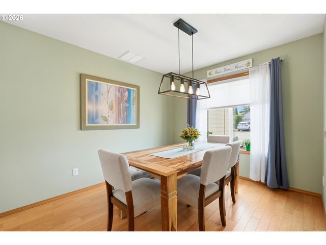 276 Se 8TH Ave, Canby, OR 97013