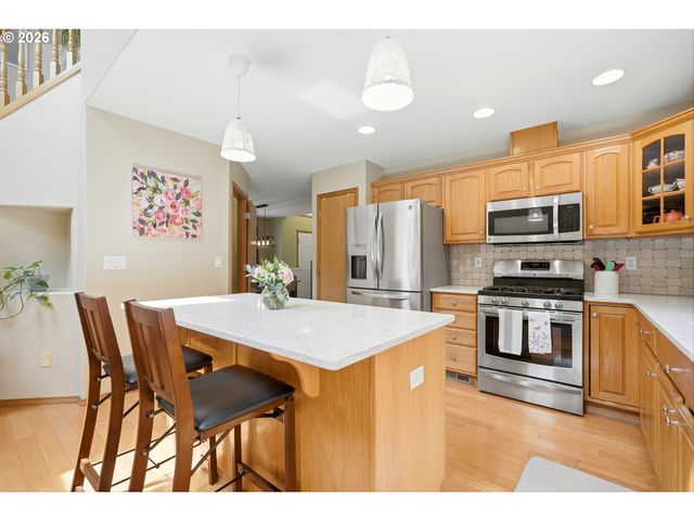 276 Se 8TH Ave, Canby, OR 97013
