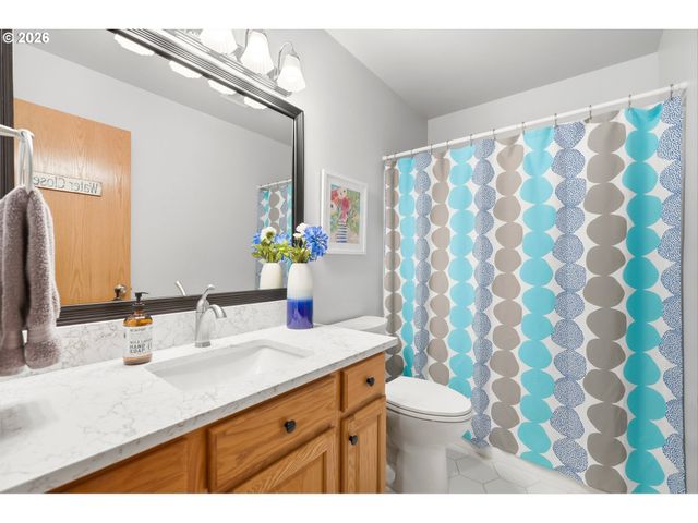 276 Se 8TH Ave, Canby, OR 97013