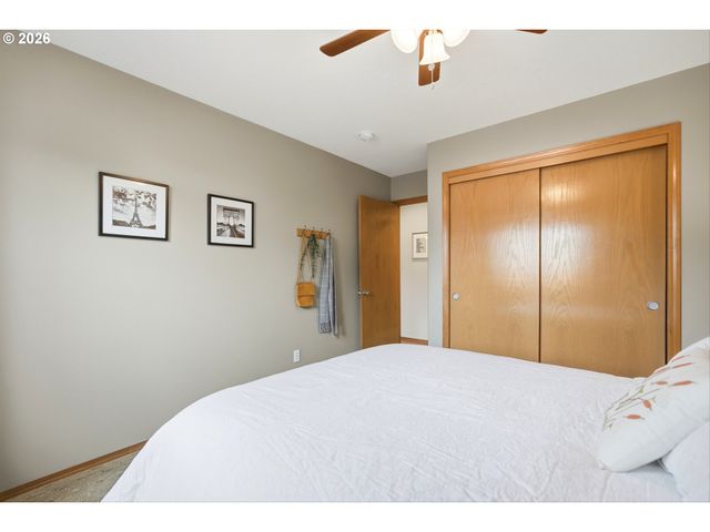 276 Se 8TH Ave, Canby, OR 97013