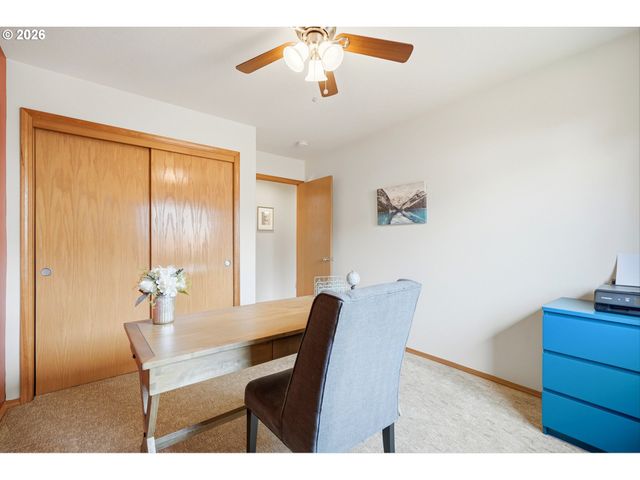 276 Se 8TH Ave, Canby, OR 97013