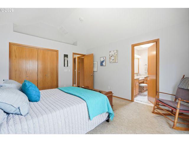276 Se 8TH Ave, Canby, OR 97013